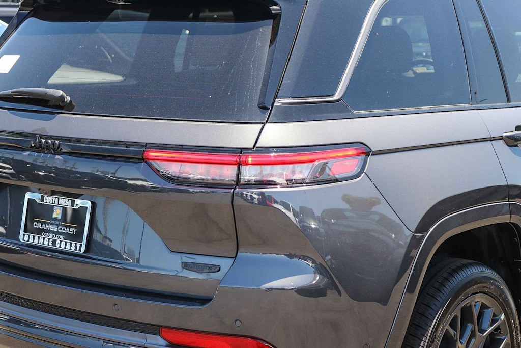 Thumbnail: 2026 Jeep Grand Cherokee - 17
