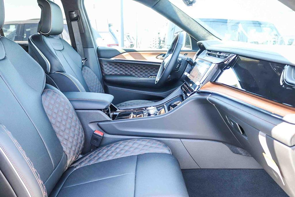 Thumbnail: 2026 Jeep Grand Cherokee - 10