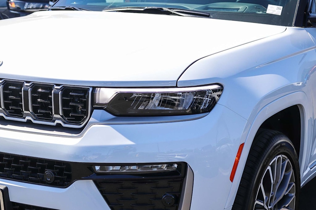 Thumbnail: 2026 Jeep Grand Cherokee - 20