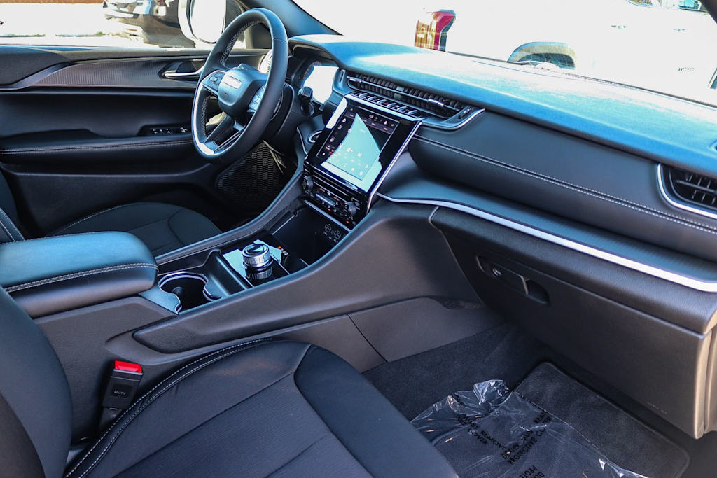 Thumbnail: 2025 Jeep Grand Cherokee L - 11