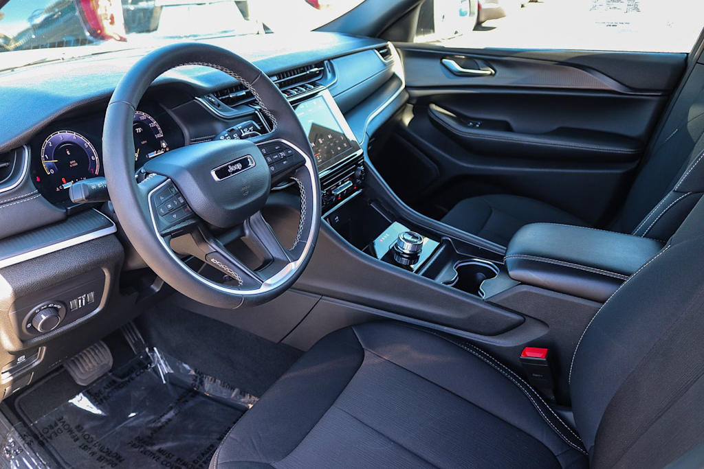 Thumbnail: 2025 Jeep Grand Cherokee L - 12