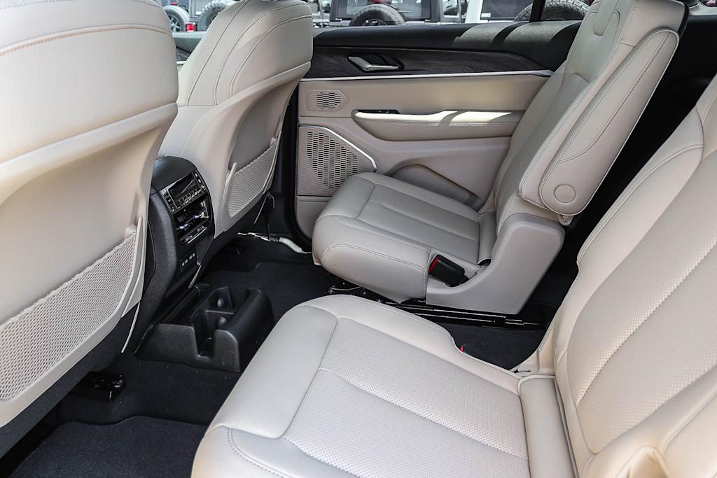 2026 Jeep Grand Cherokee L Limited - Photo 10