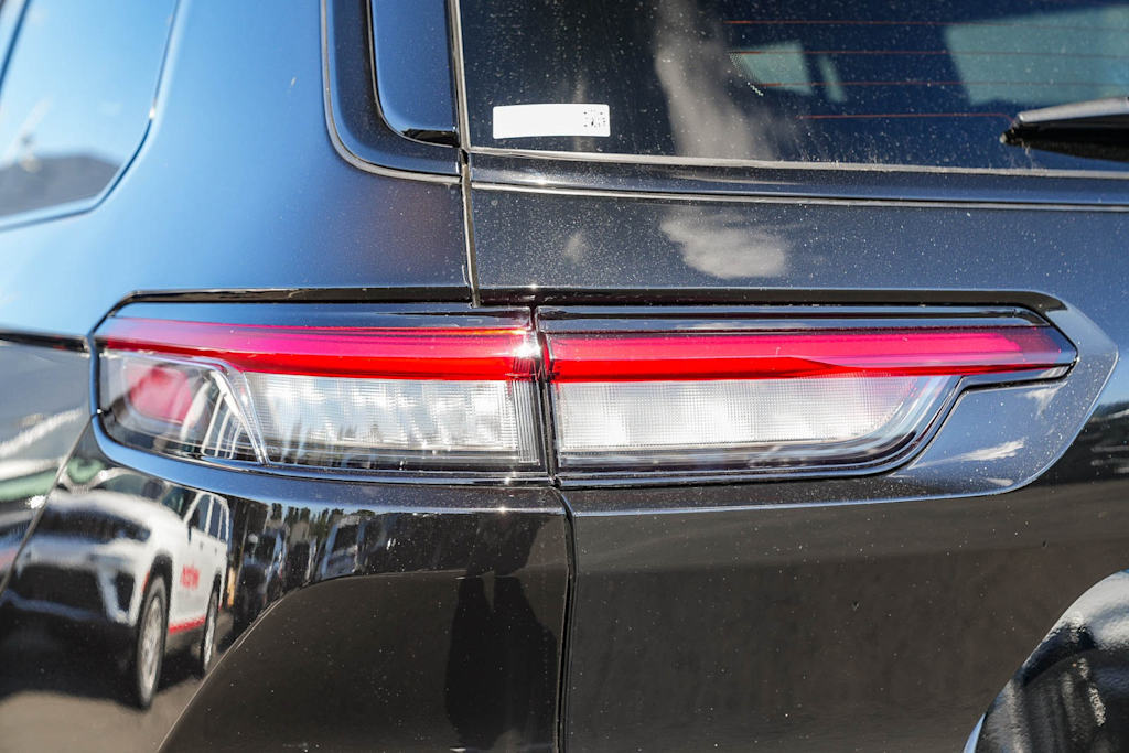 Thumbnail: 2025 Jeep Grand Cherokee L - 18