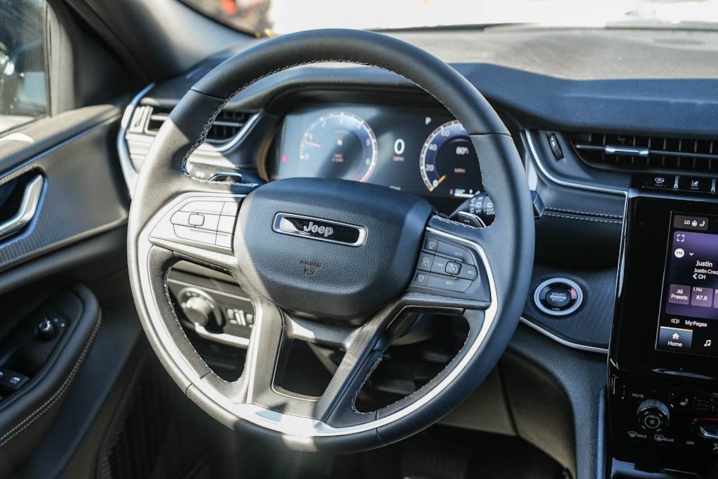 Thumbnail: 2025 Jeep Grand Cherokee L - 9