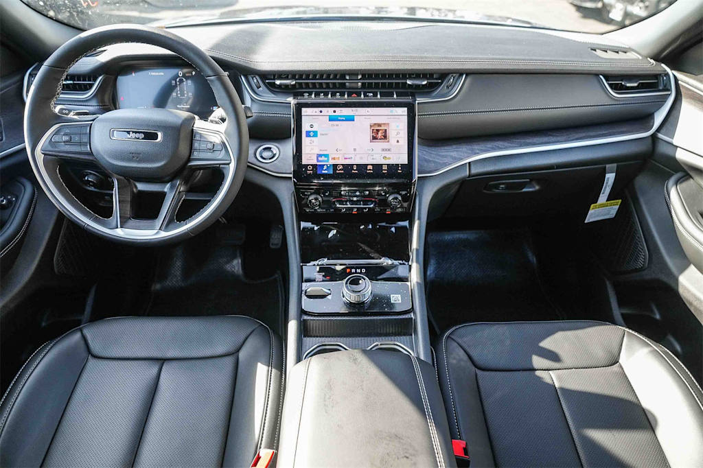 Thumbnail: 2025 Jeep Grand Cherokee L - 2