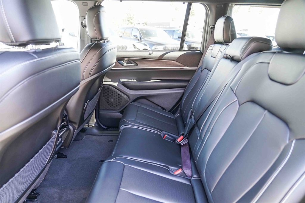 Thumbnail: 2025 Jeep Grand Cherokee L - 12