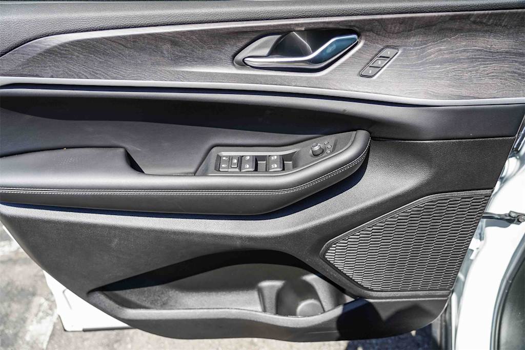 Thumbnail: 2025 Jeep Grand Cherokee L - 23