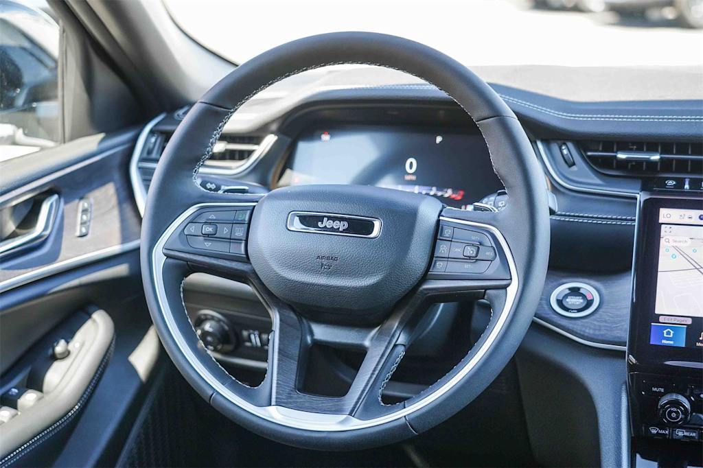 Thumbnail: 2025 Jeep Grand Cherokee L - 9