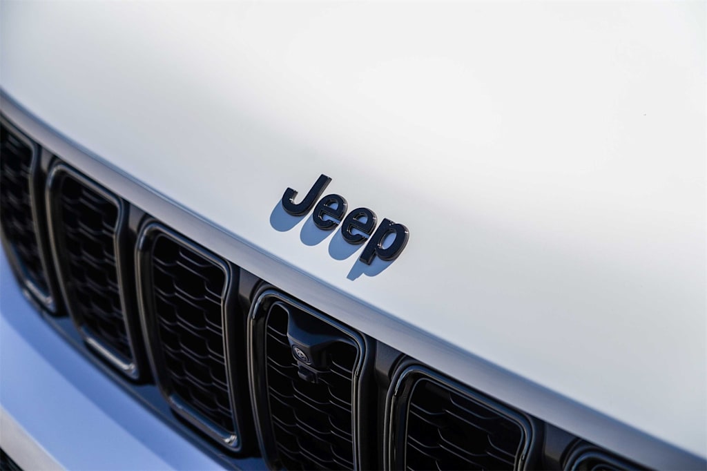 Thumbnail: 2025 Jeep Grand Cherokee L - 6