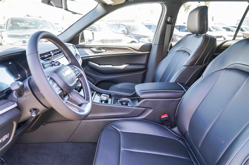 Thumbnail: 2025 Jeep Grand Cherokee L - 11