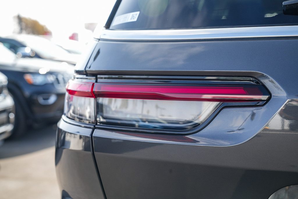 Thumbnail: 2021 Jeep Grand Cherokee L - 17