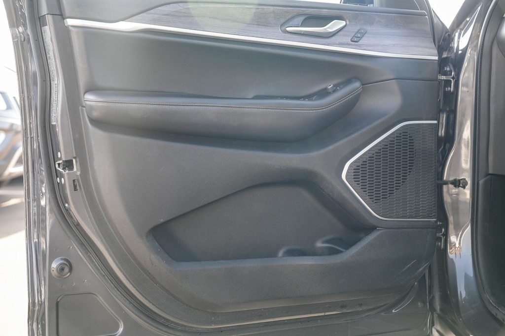 Thumbnail: 2021 Jeep Grand Cherokee L - 22