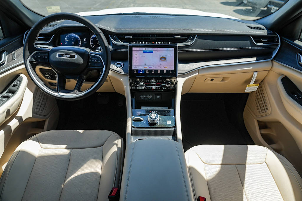 Thumbnail: 2025 Jeep Grand Cherokee L - 2