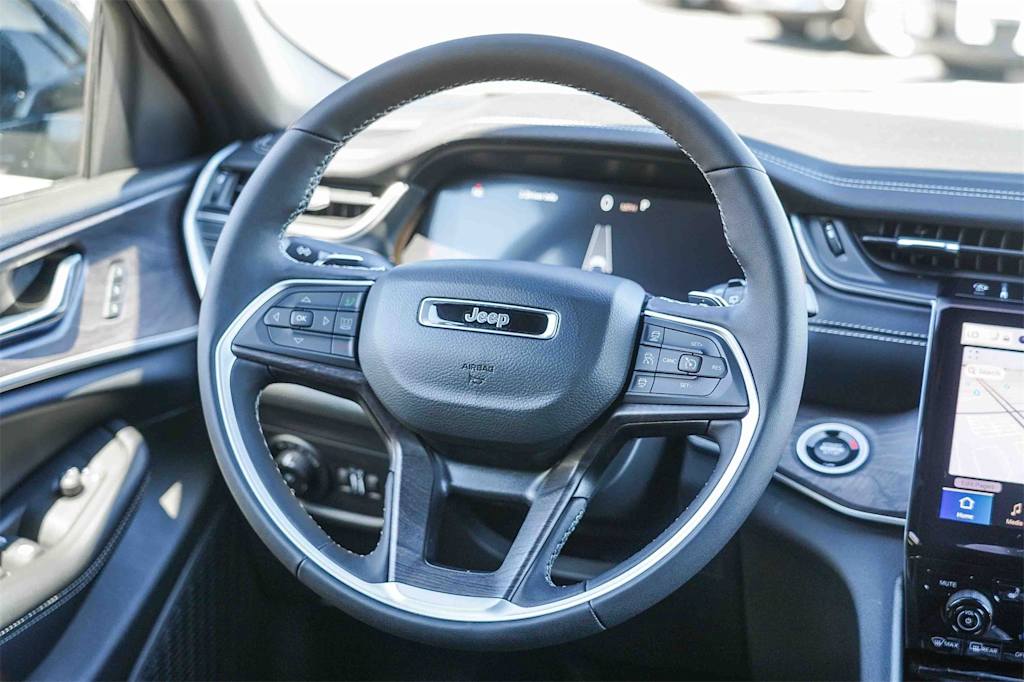 Thumbnail: 2025 Jeep Grand Cherokee L - 9