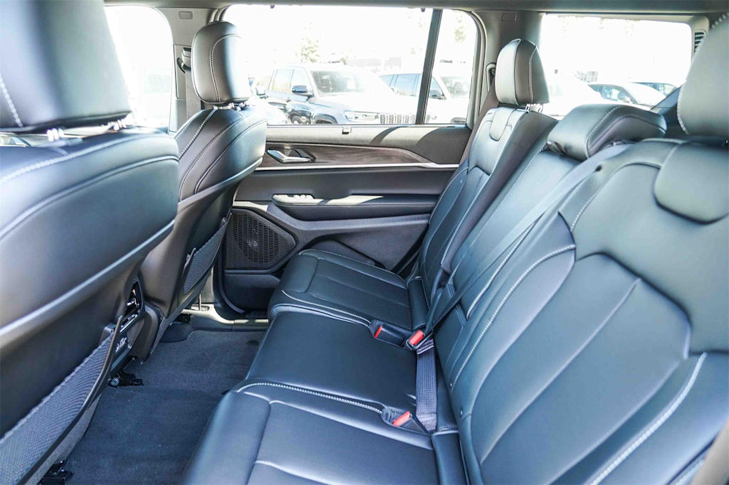 Thumbnail: 2025 Jeep Grand Cherokee L - 12