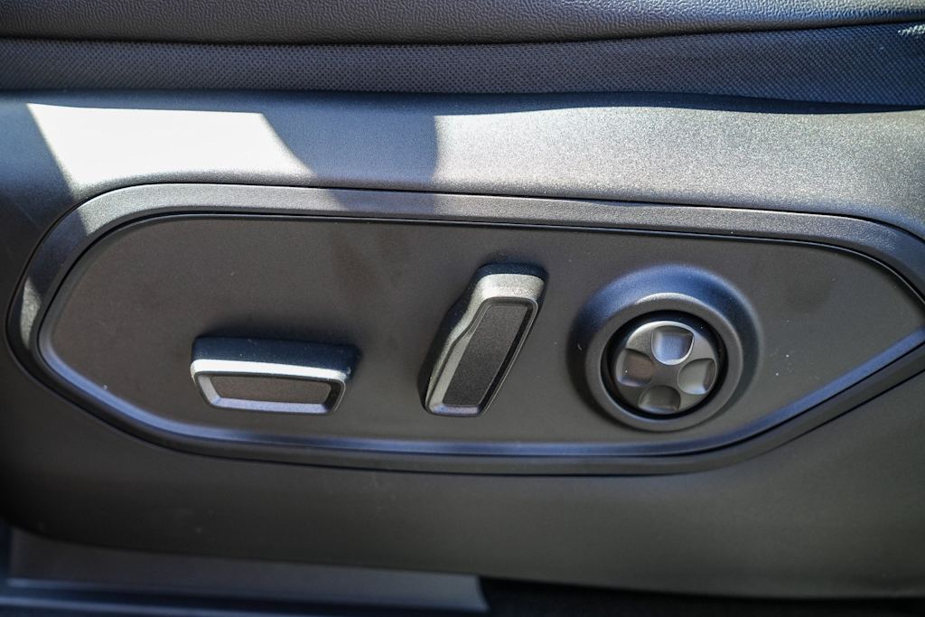 Thumbnail: 2025 Jeep Grand Cherokee L - 23