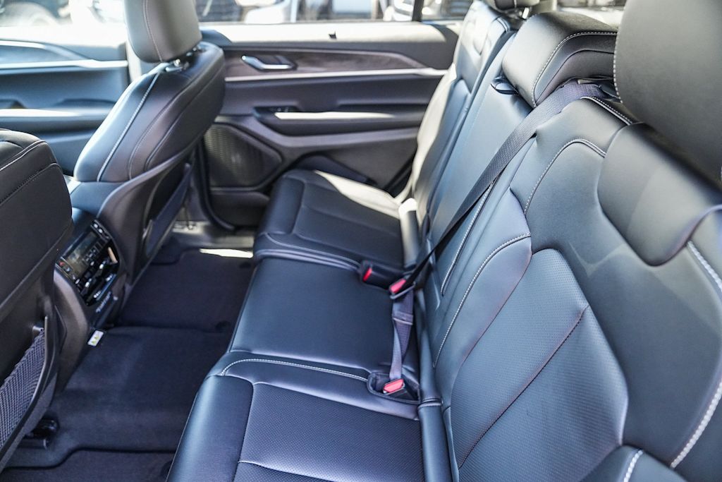 Thumbnail: 2025 Jeep Grand Cherokee L - 11