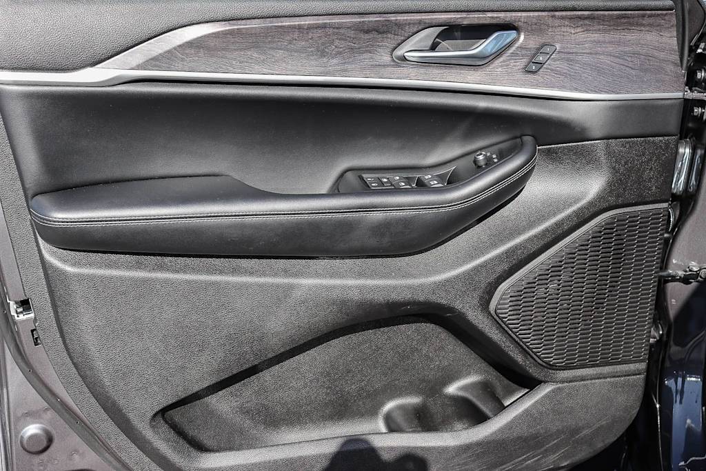Thumbnail: 2025 Jeep Grand Cherokee L - 23