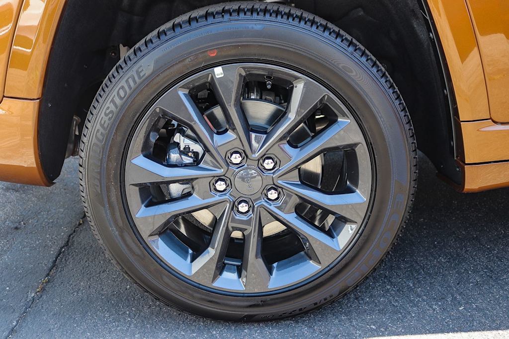 Thumbnail: 2026 Jeep Grand Cherokee L - 20