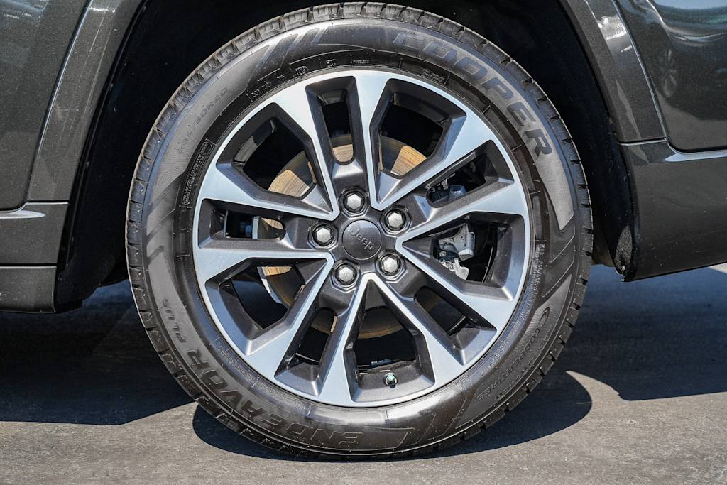 Thumbnail: 2022 Jeep Grand Cherokee L - 21