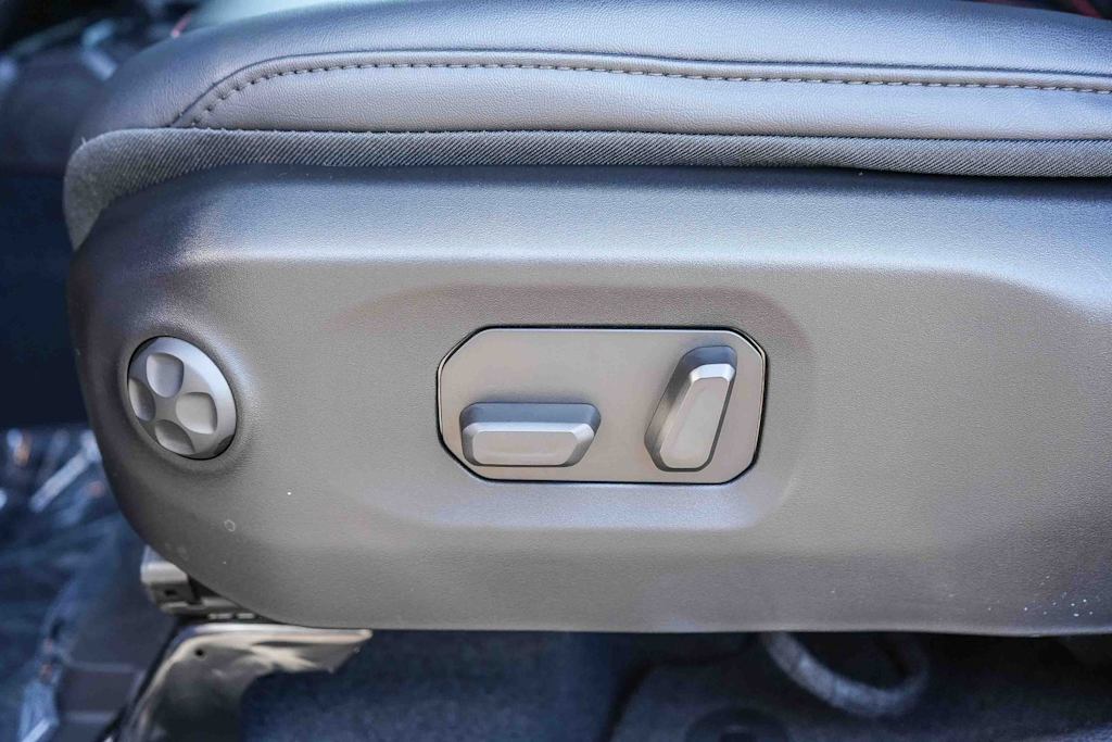 Thumbnail: 2026 Jeep Wrangler - 24