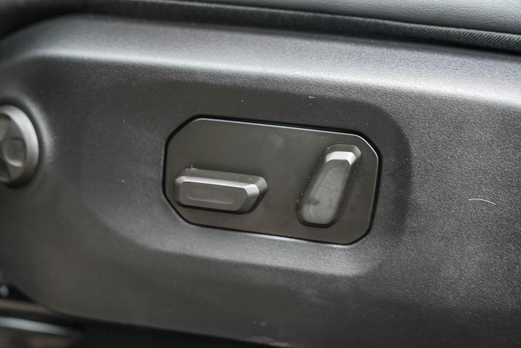 Thumbnail: 2025 Jeep Wrangler - 22