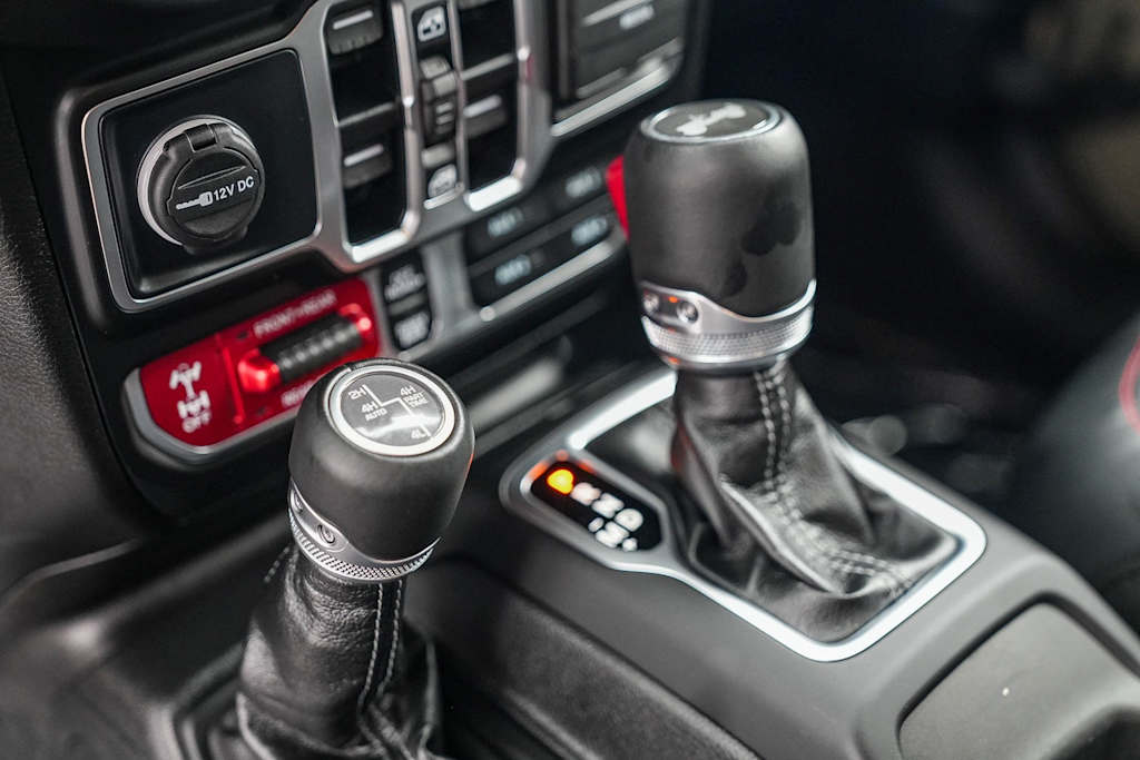 Thumbnail: 2025 Jeep Wrangler - 13