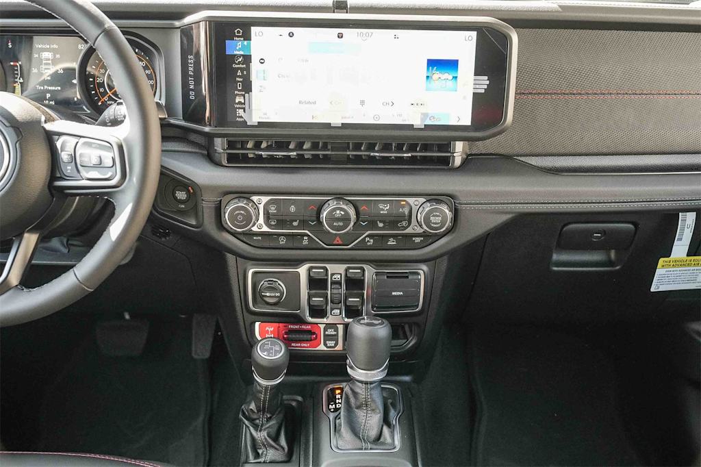 Thumbnail: 2025 Jeep Wrangler - 10