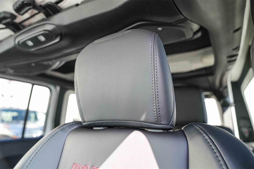 Thumbnail: 2025 Jeep Wrangler - 24