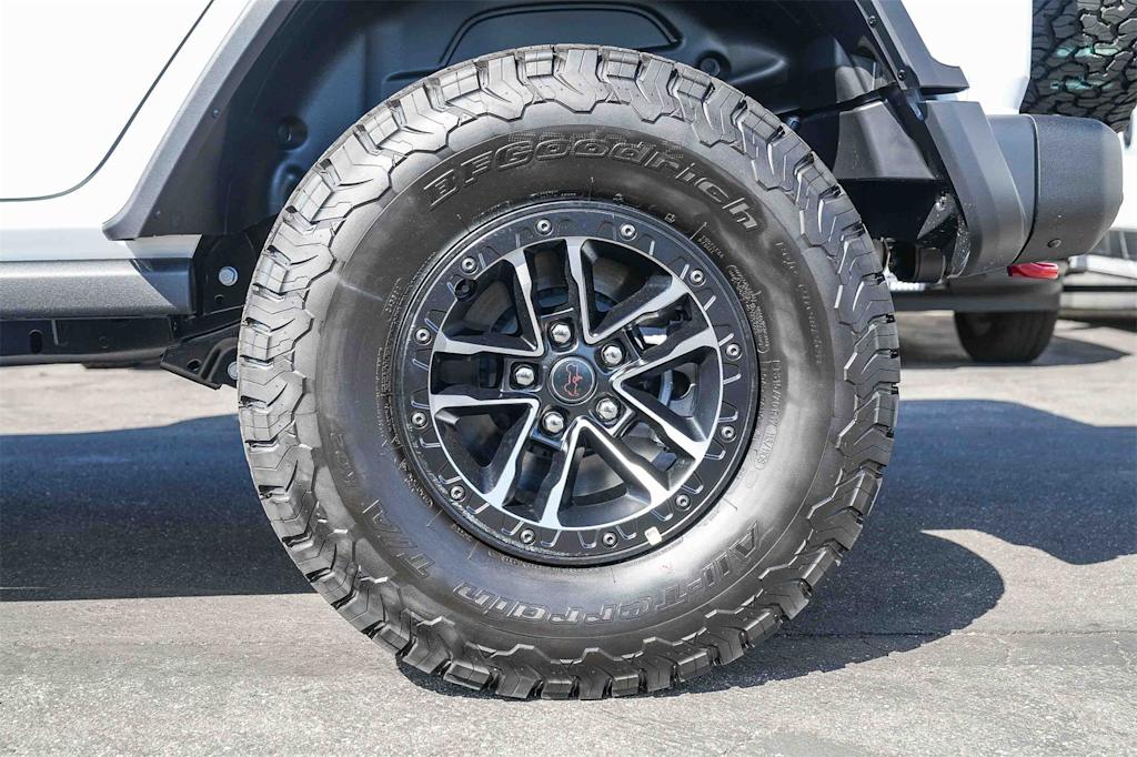 Thumbnail: 2025 Jeep Wrangler - 19