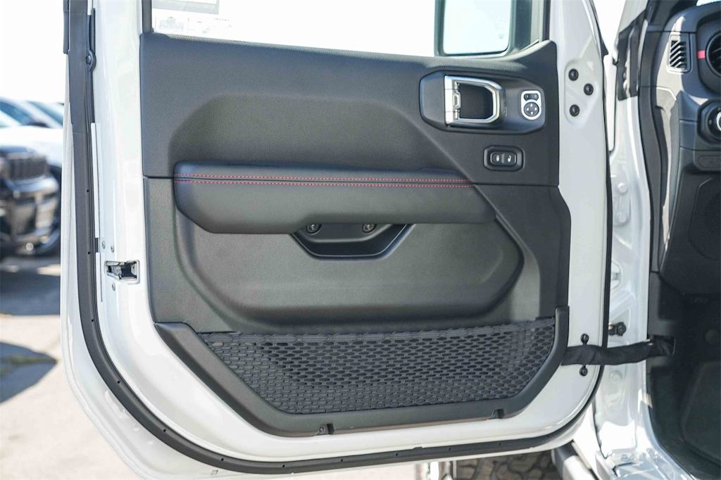 Thumbnail: 2025 Jeep Wrangler - 21