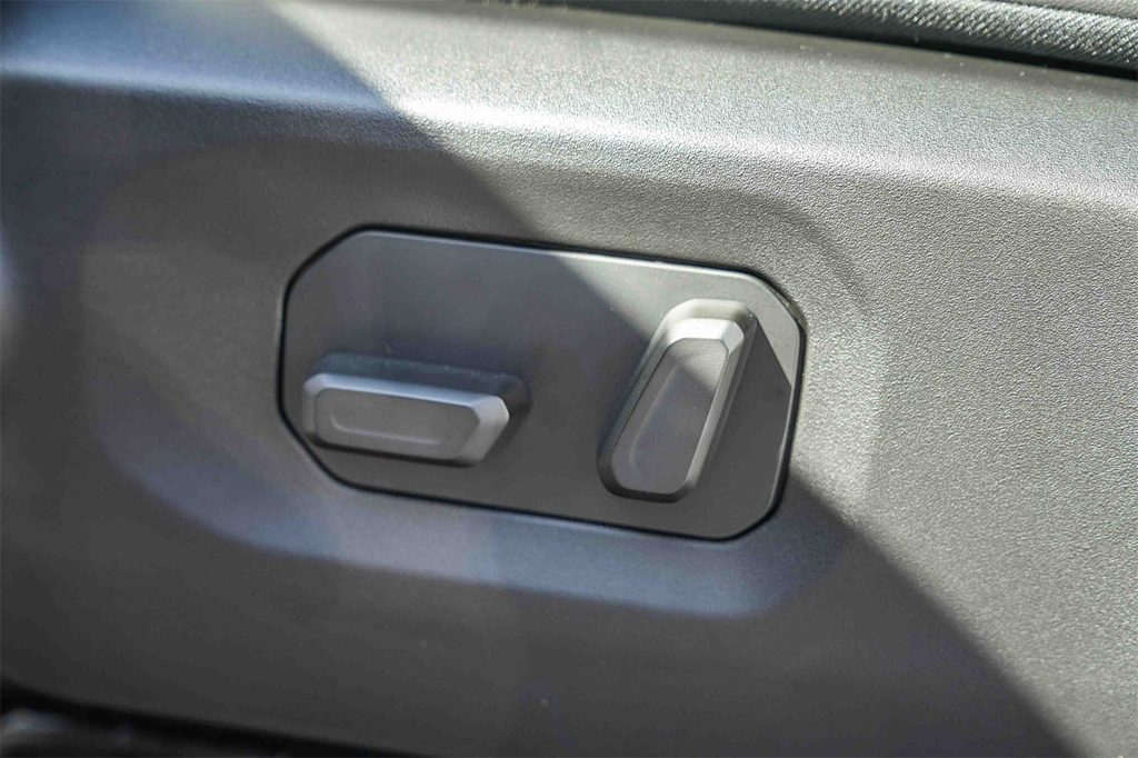 Thumbnail: 2025 Jeep Wrangler - 22