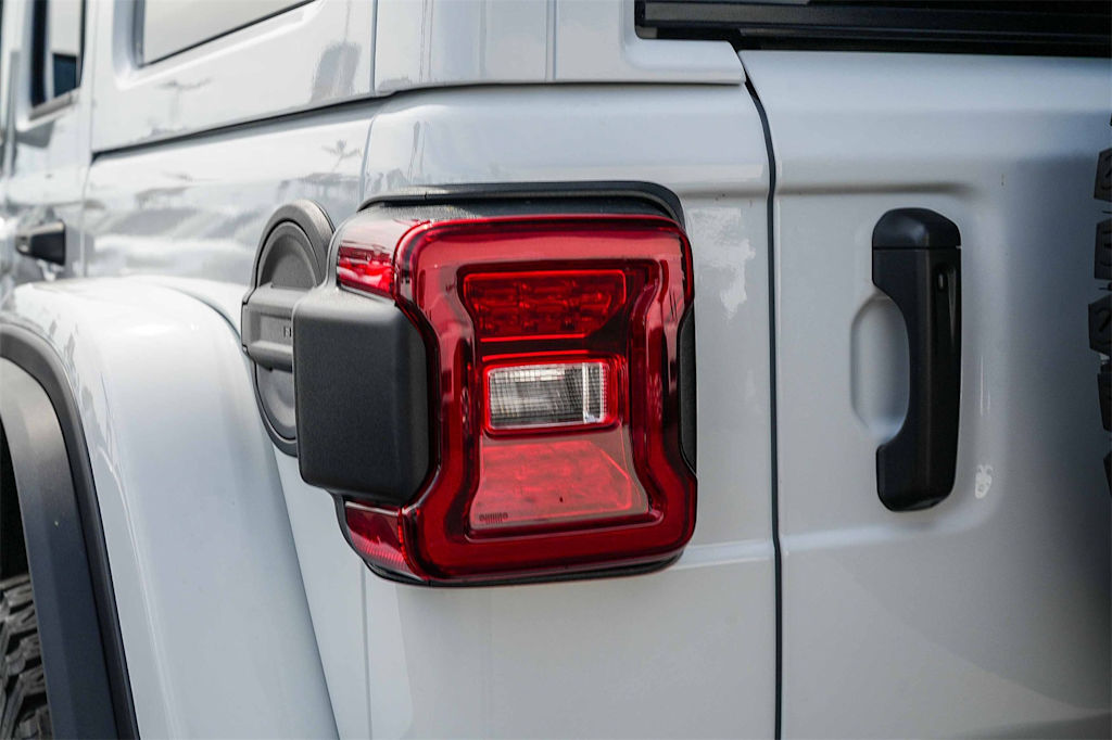 Thumbnail: 2025 Jeep Wrangler - 18