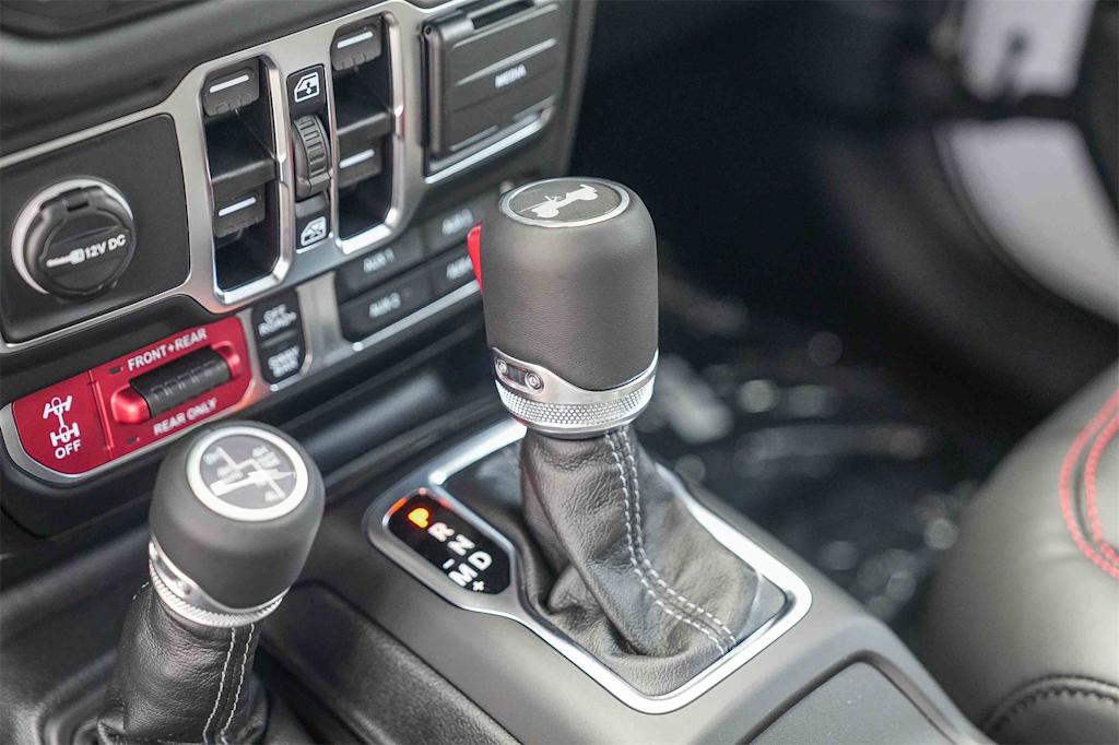 Thumbnail: 2025 Jeep Wrangler - 13