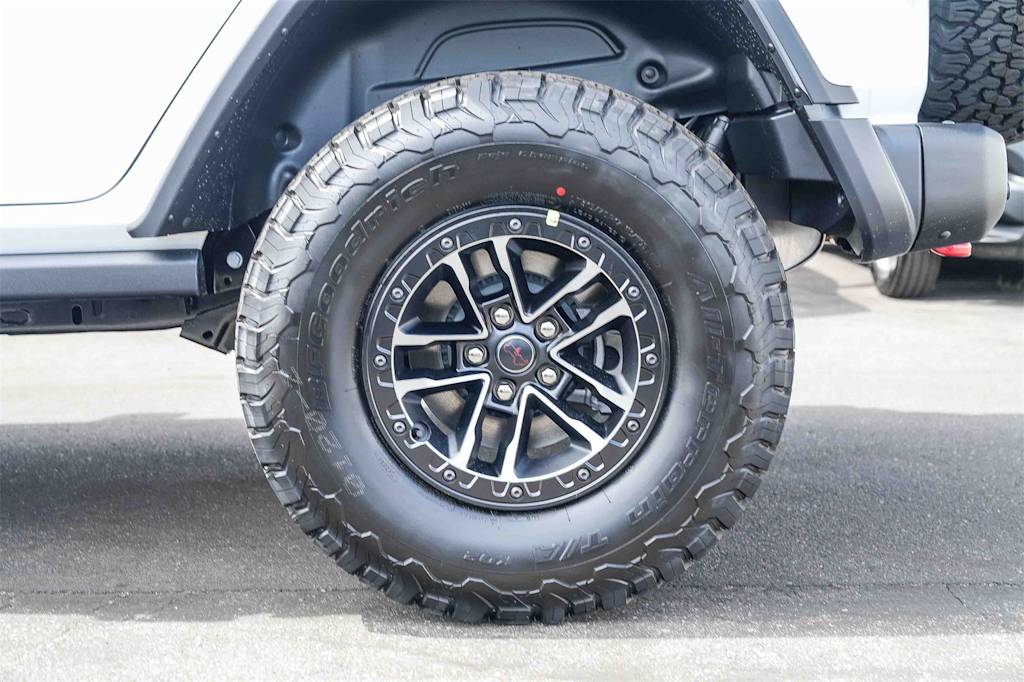 Thumbnail: 2025 Jeep Wrangler - 19