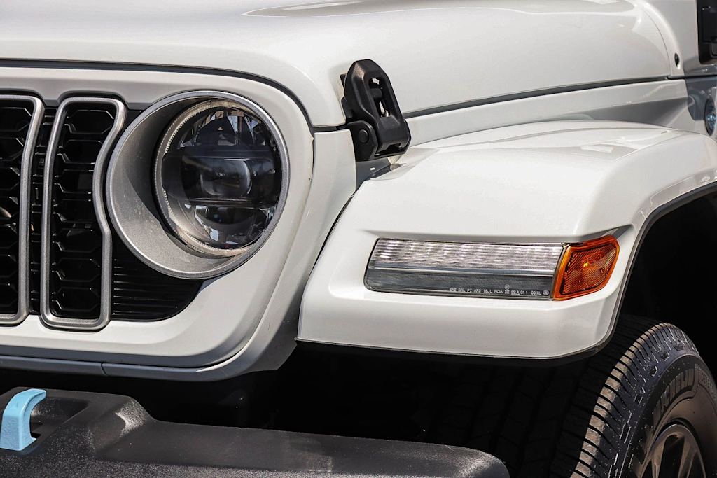 Thumbnail: 2024 Jeep Wrangler - 21