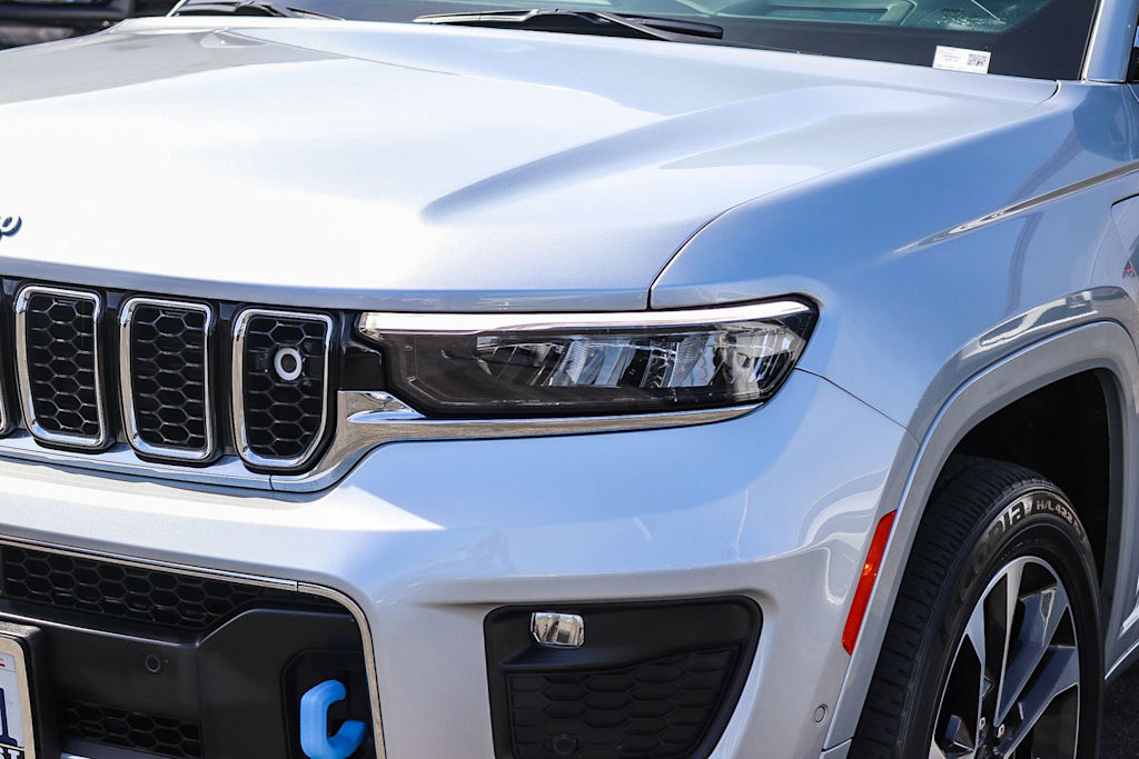 Thumbnail: 2023 Jeep Grand Cherokee - 18