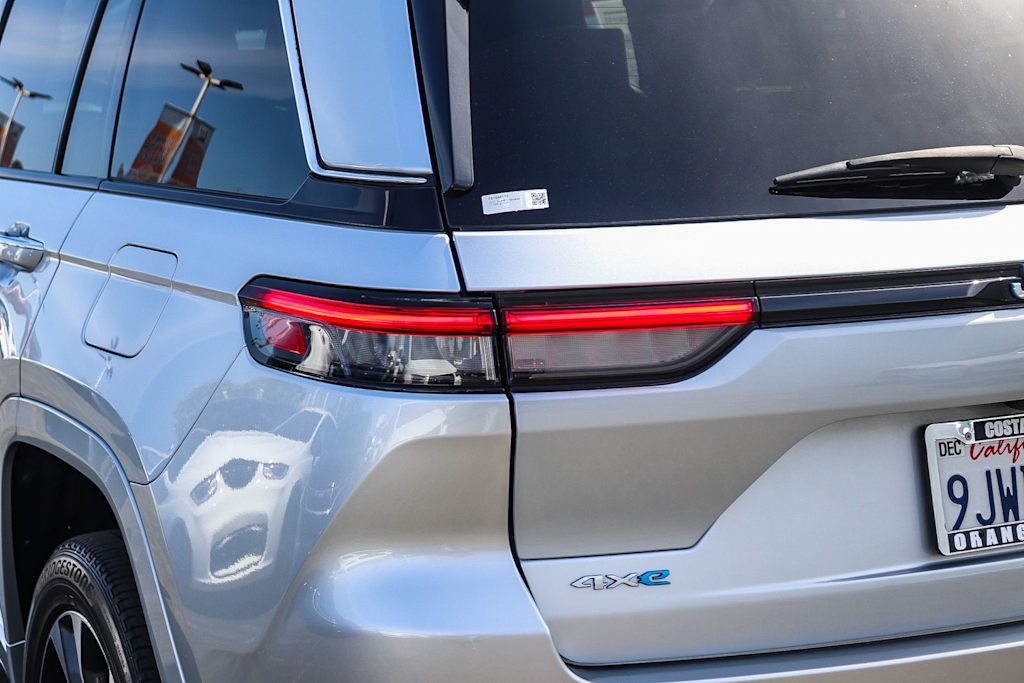 Thumbnail: 2023 Jeep Grand Cherokee - 6