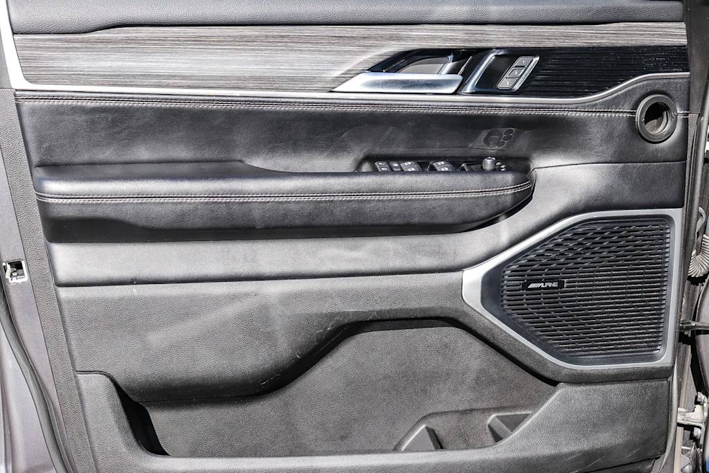 Thumbnail: 2024 Jeep Wagoneer - 23