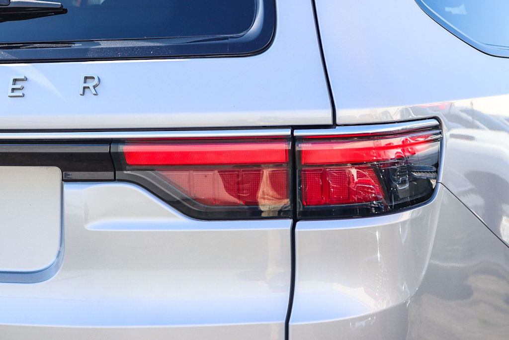Thumbnail: 2024 Jeep Wagoneer - 19