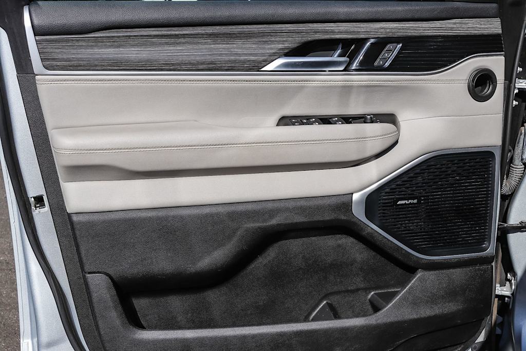 Thumbnail: 2024 Jeep Wagoneer - 25