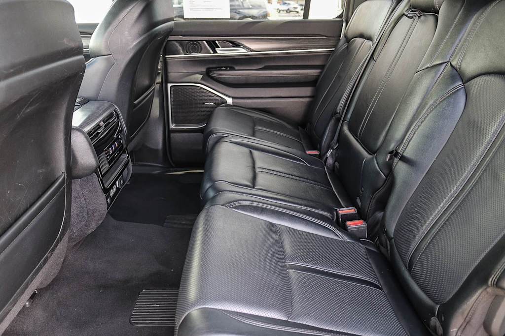 Thumbnail: 2024 Jeep Wagoneer - 10