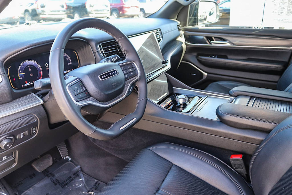 Thumbnail: 2024 Jeep Wagoneer - 12