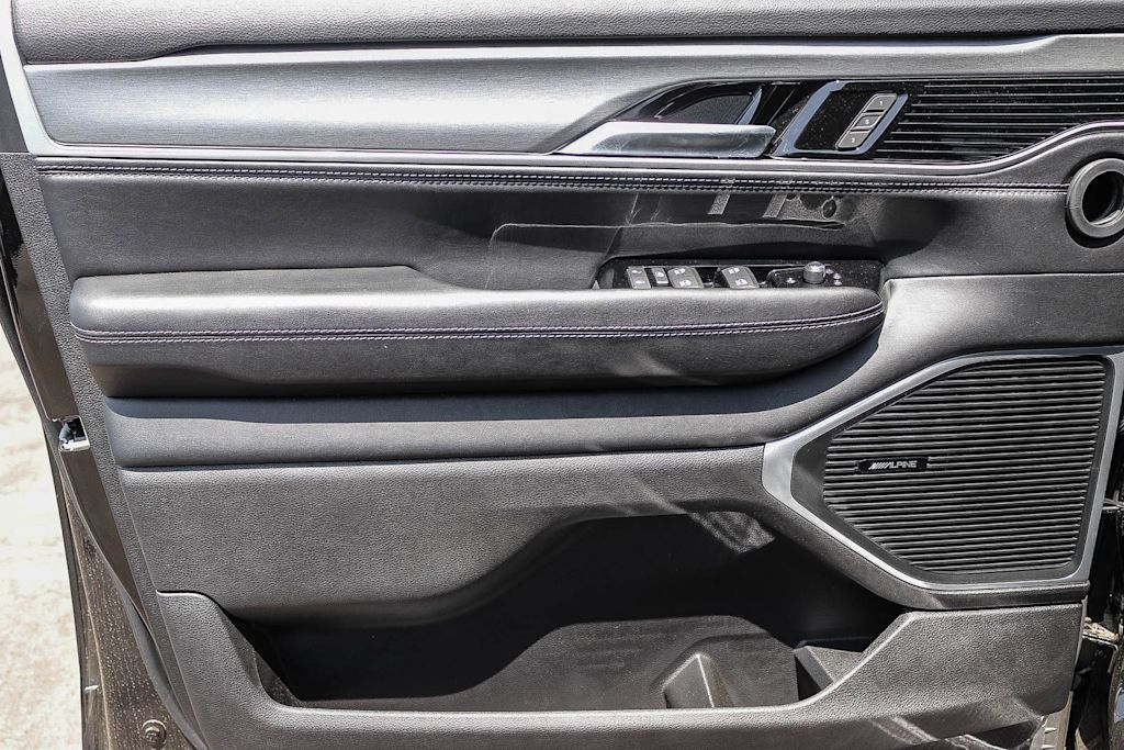 Thumbnail: 2026 Jeep Grand Wagoneer L - 26