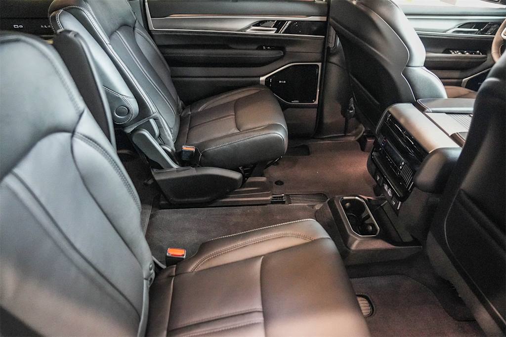 Thumbnail: 2026 Jeep Grand Wagoneer L - 11