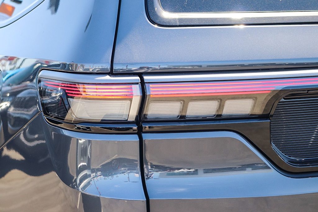 Thumbnail: 2026 Jeep Grand Wagoneer L - 18