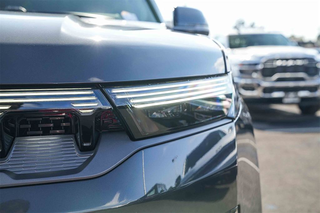 Thumbnail: 2026 Jeep Grand Wagoneer L - 18