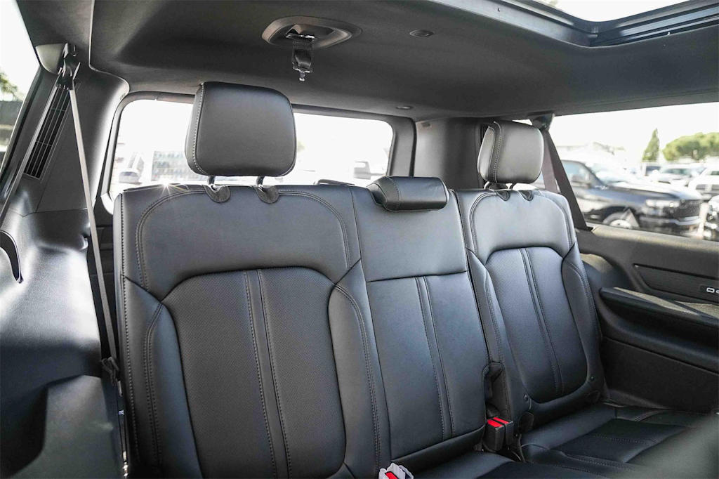 Thumbnail: 2026 Jeep Grand Wagoneer L - 21