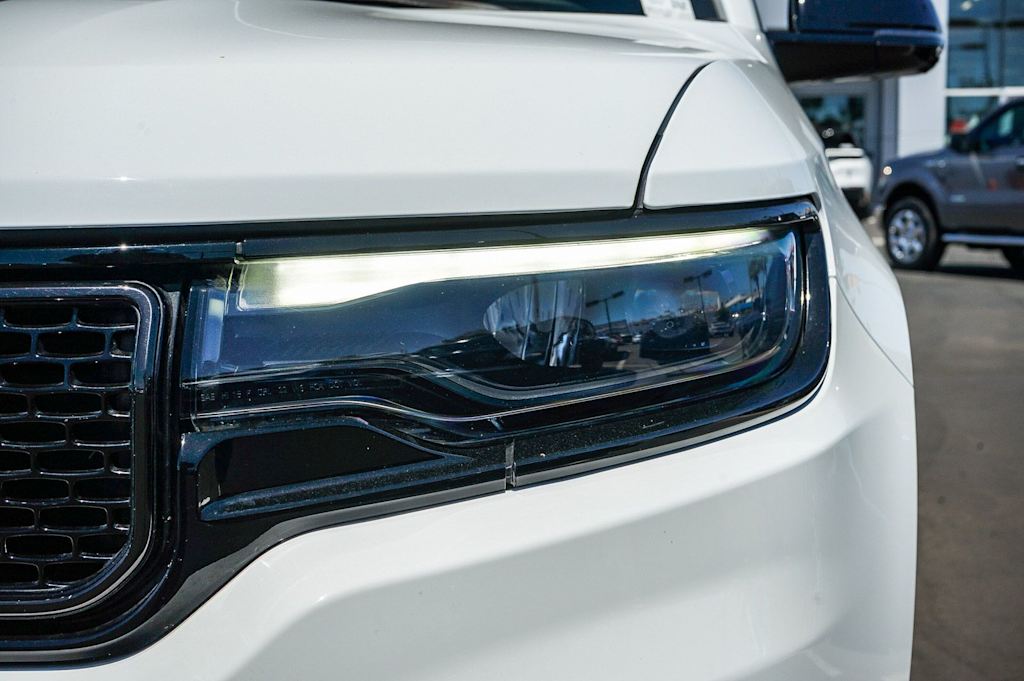 Thumbnail: 2023 Jeep Wagoneer - 17