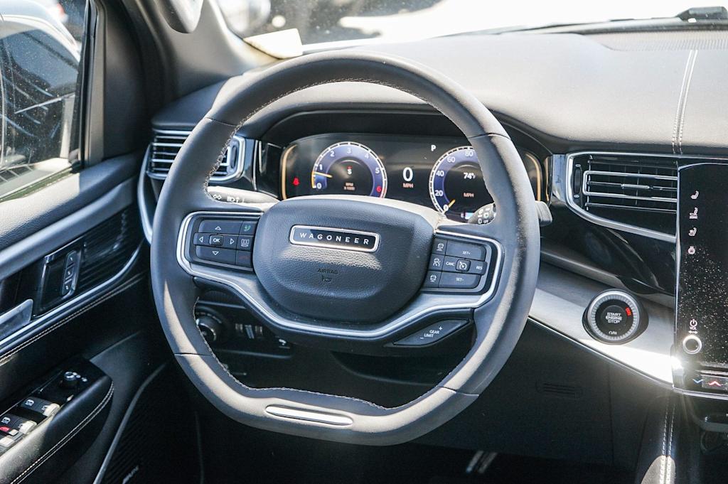 Thumbnail: 2023 Jeep Wagoneer - 8